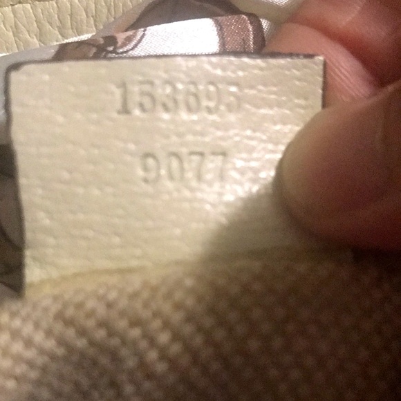 Gucci Positano Scarf Tote. - Picture 2 of 15